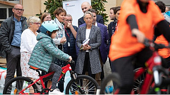 Elisabeth Borne veut développer la filière et l'apprentissage du vélo